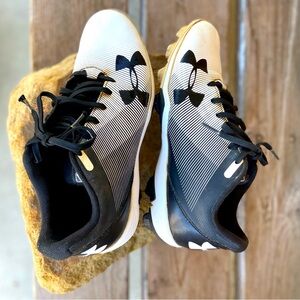 Baseball cleats. Size 7 under armour brand